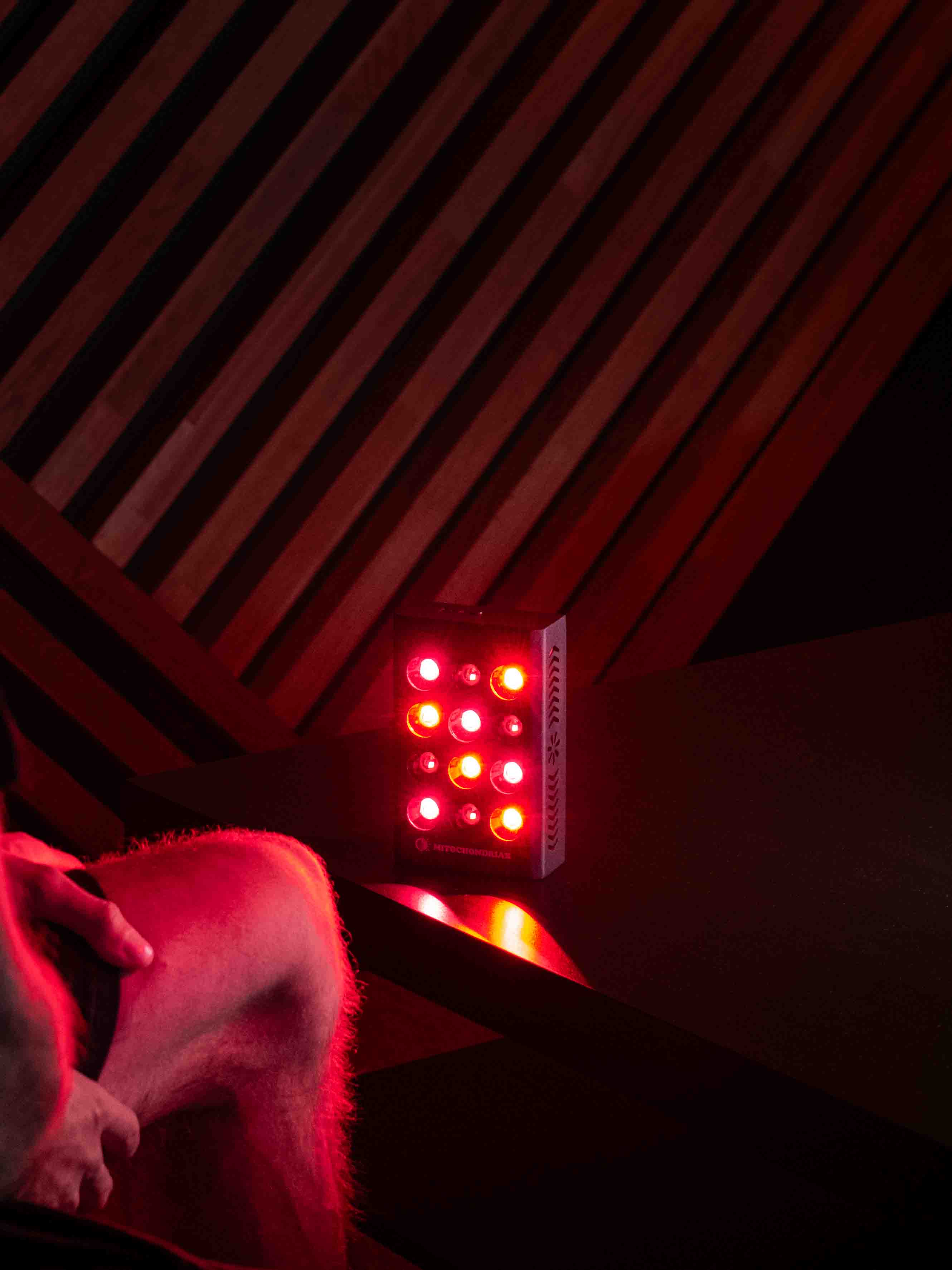Panel czerwonego światła do domowej terapii kolana