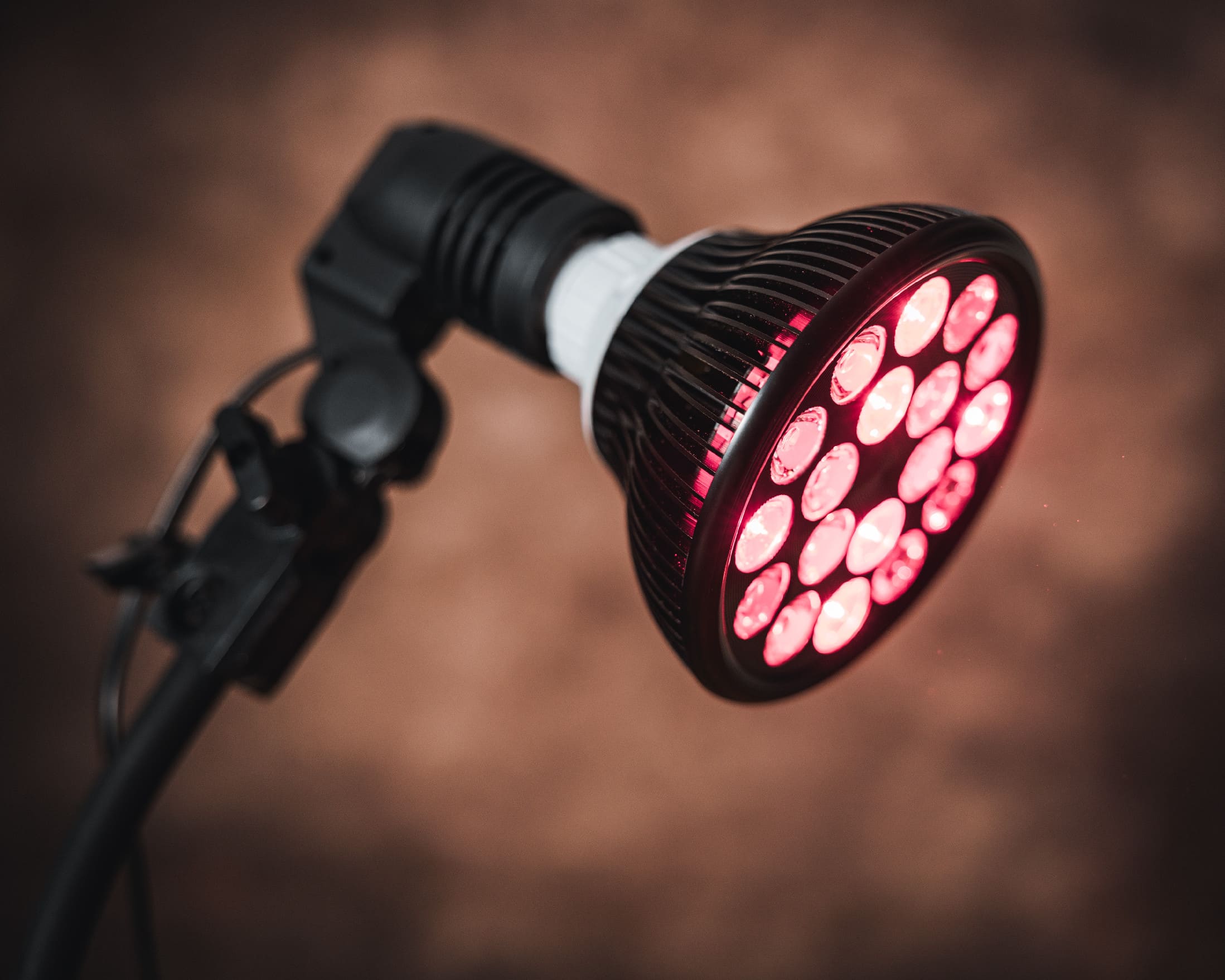 Detail LED infražárovky Mitochondriak zapnuté při terapii