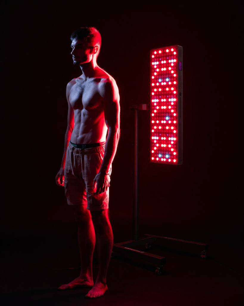Mitochondriak Maxi UVB panel, a red and infrared light therapy device