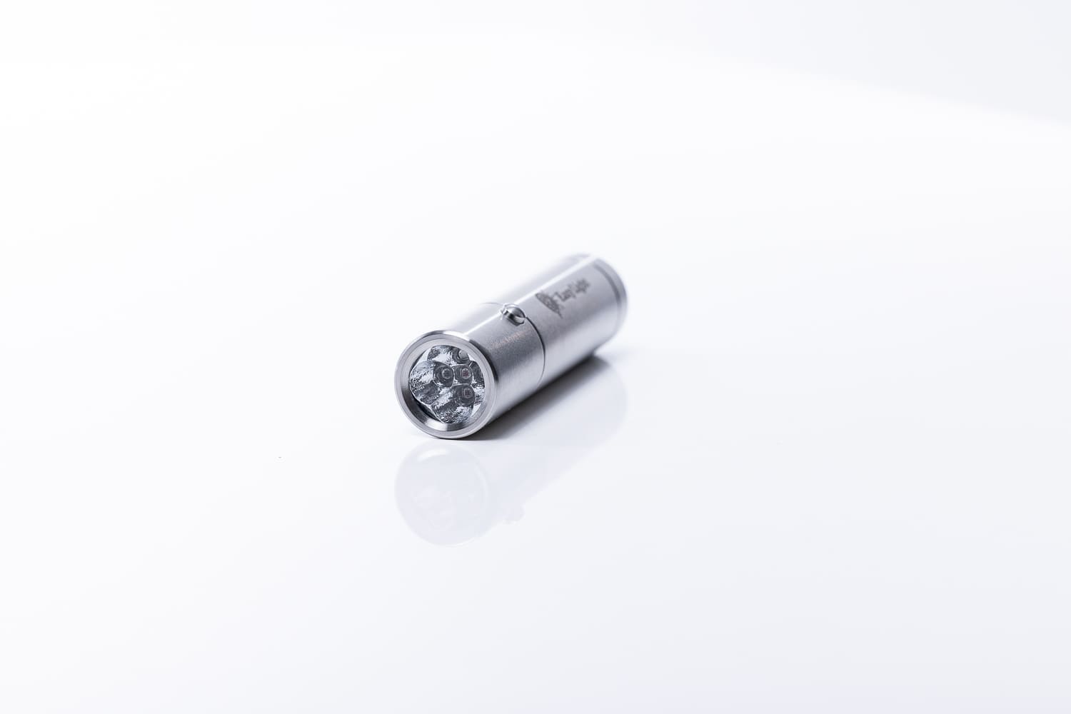 Mitochondriak - red, nir and UV light therapy devices, blue light blocking glasses and indoor lightning solutions