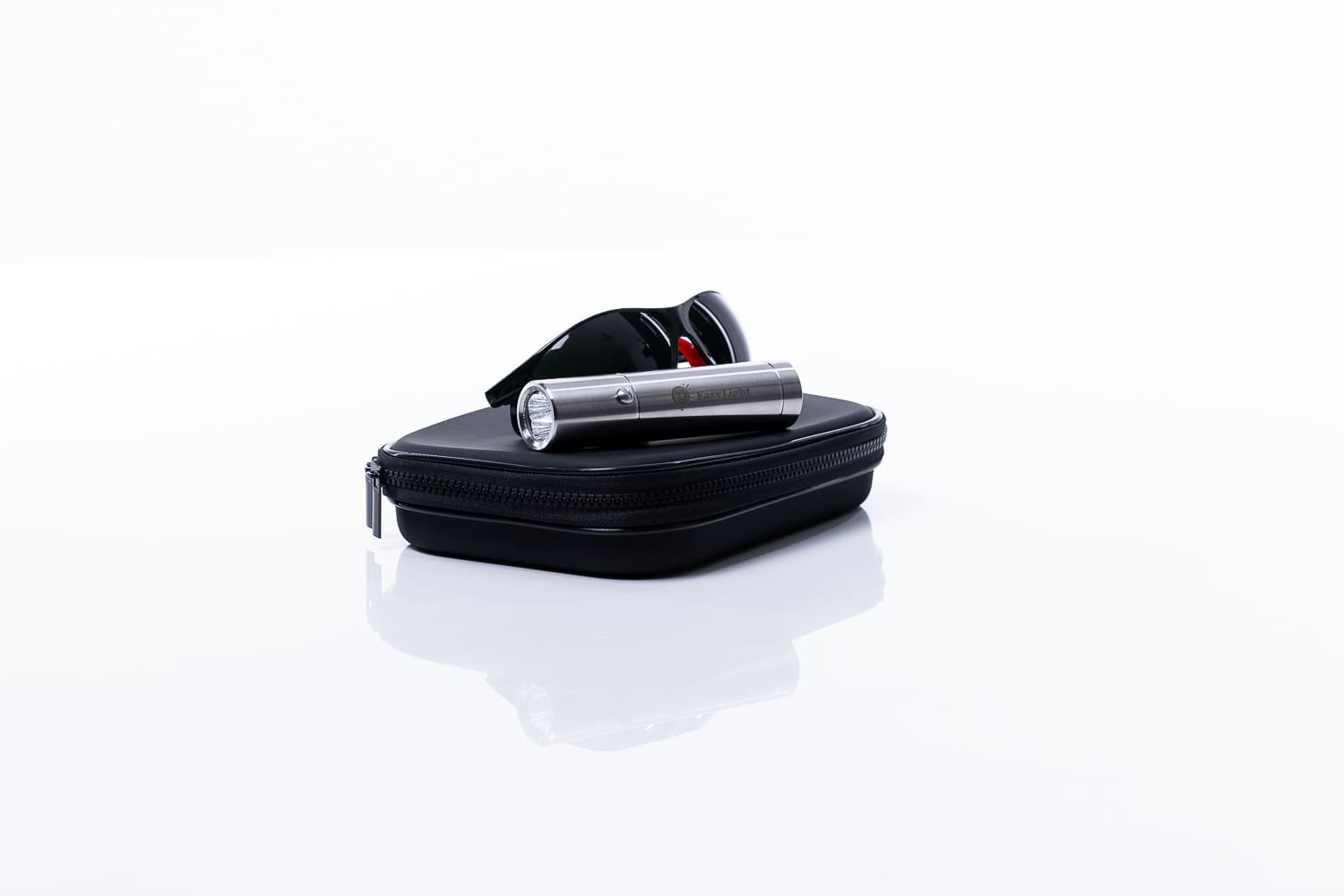 Mitochondriak - red, nir and UV light therapy devices, blue light blocking glasses and indoor lightning solutions
